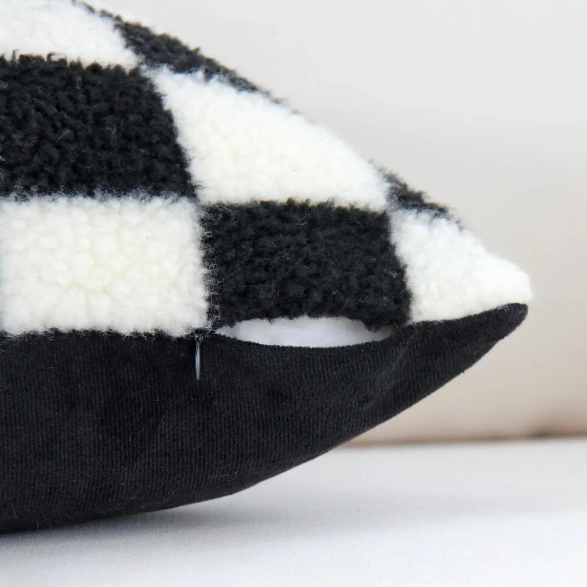 Housse de Coussin blanc et Noire